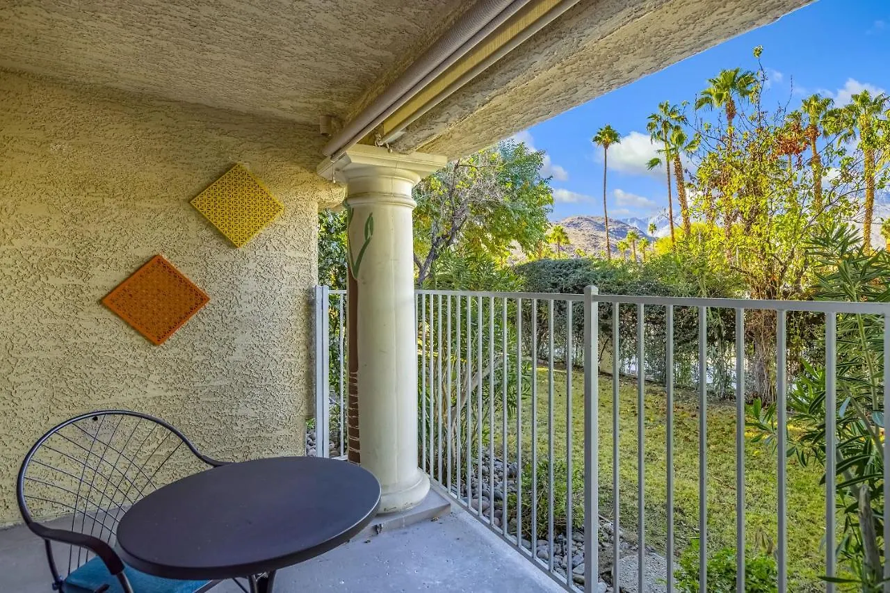 Thebrio Palm Springs Daire 0*,